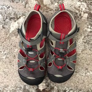 Keen hiking shoes